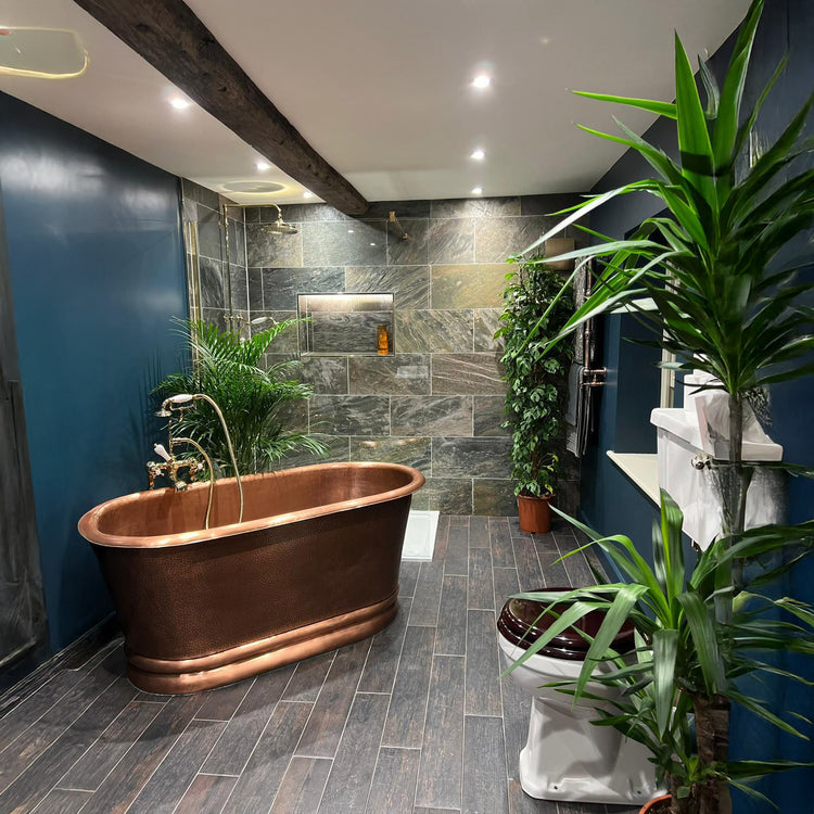 Pedestal Copper Bathtub